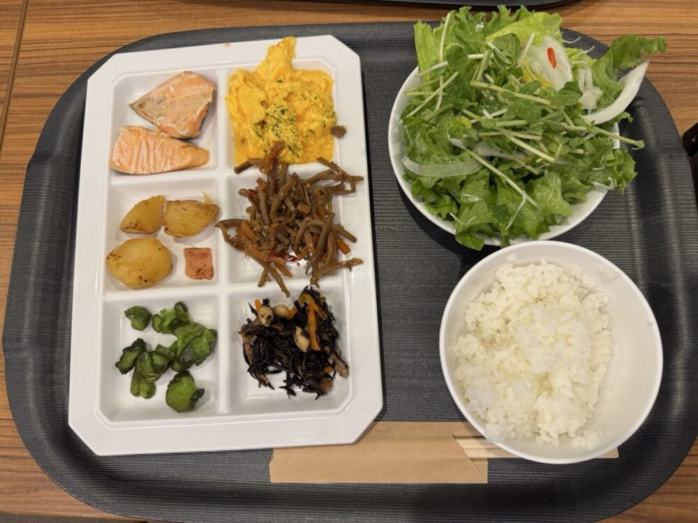 宮崎カーフェリーの朝食バイキングのプレート