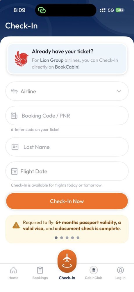 BookCabinアプリのチェックイン入力画面（航空会社・予約番号・姓・搭乗日）